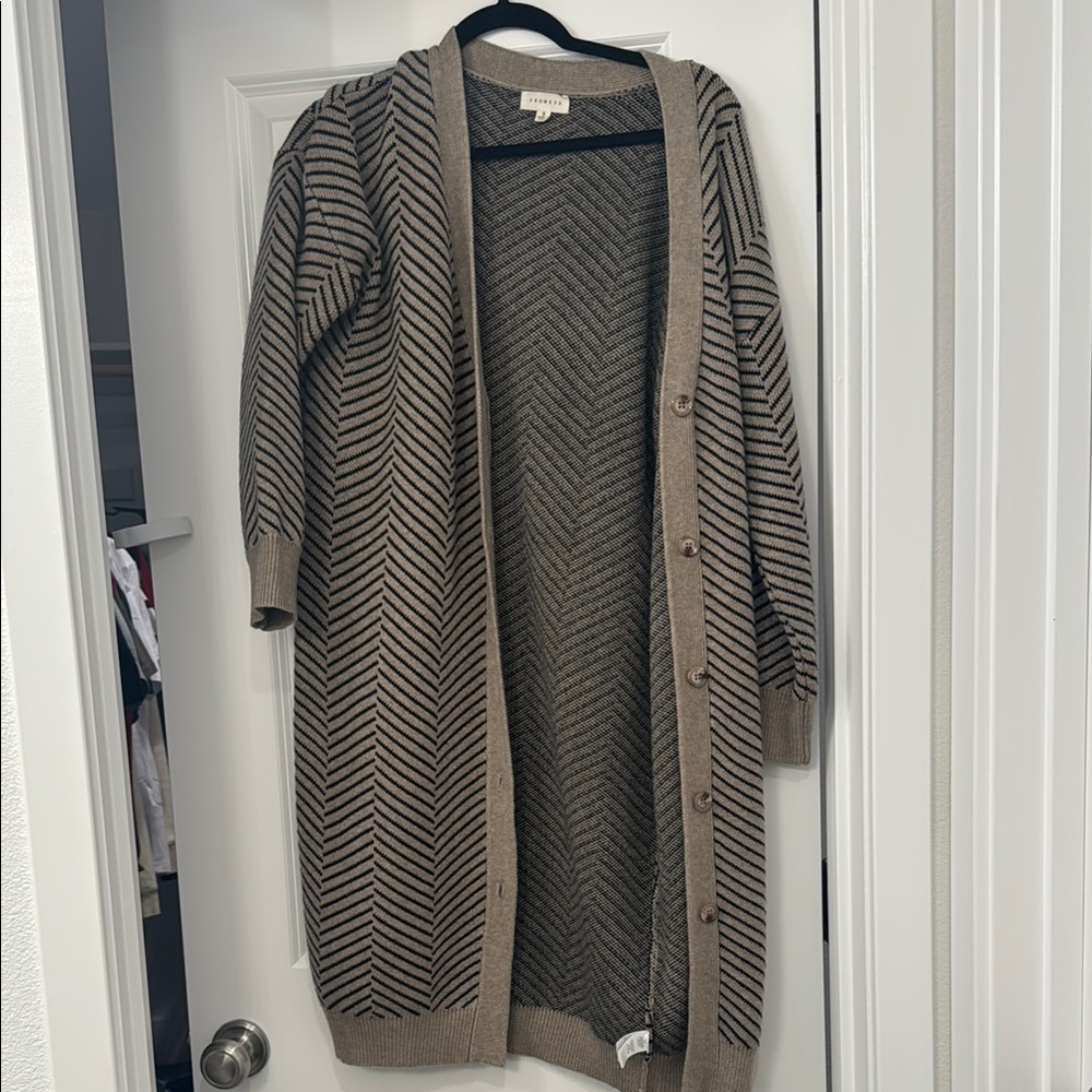 Promesa Chevron Knit Cardigan in Brown and Black